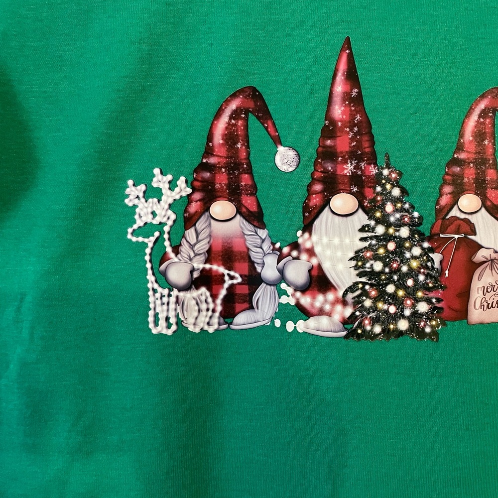 Christmas tee green with red gnomes size S Adult unisex